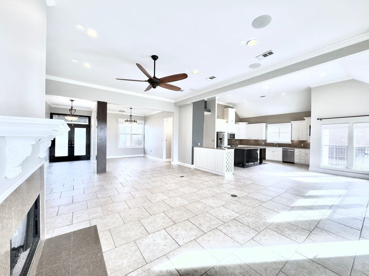 6157 Breeze Point Dr - Photo 7 of 33