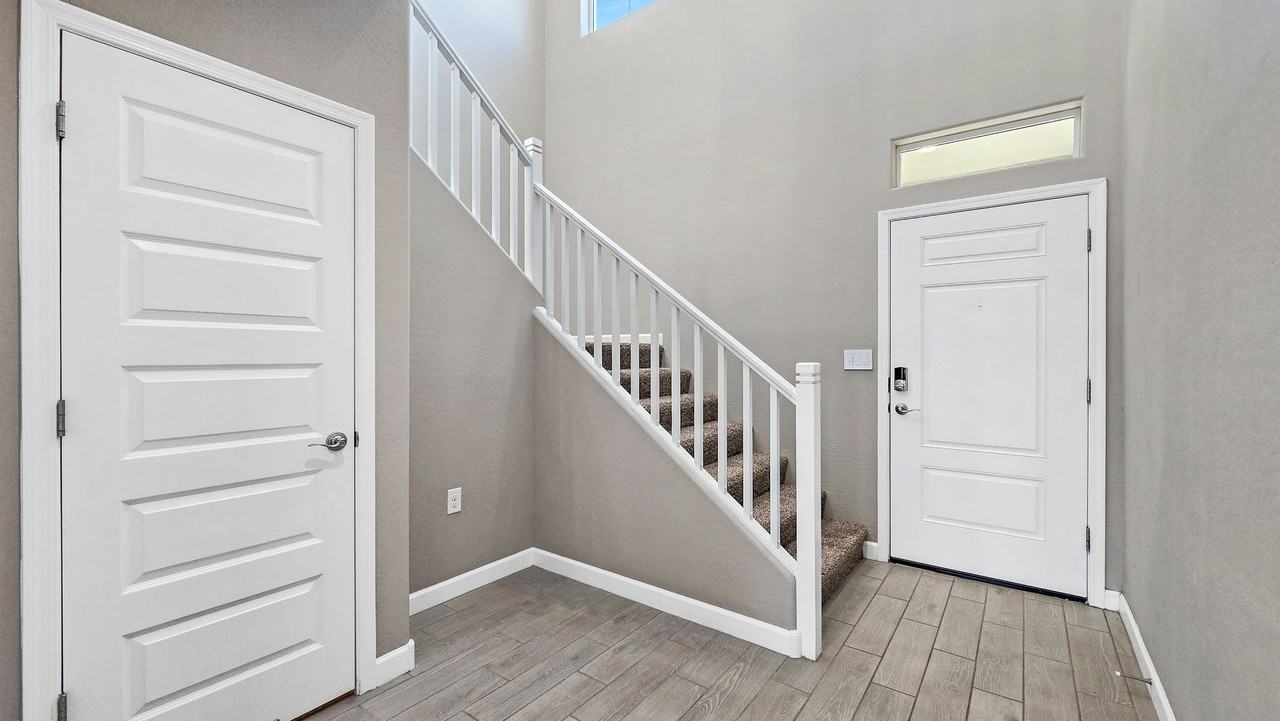 8851 S 165th Ave - Photo 4 of 43