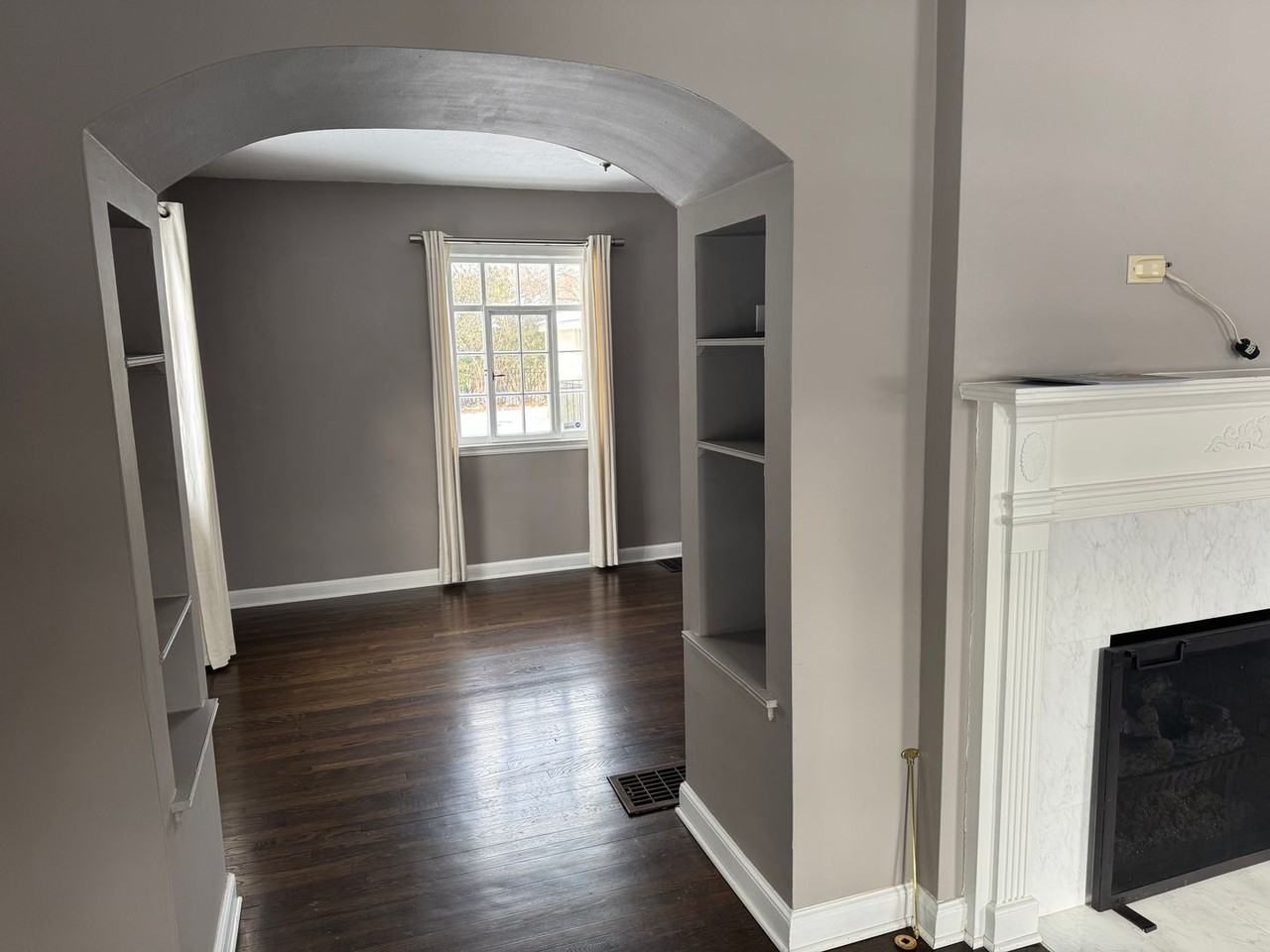 1488 Essex Rd - Photo 6 of 28