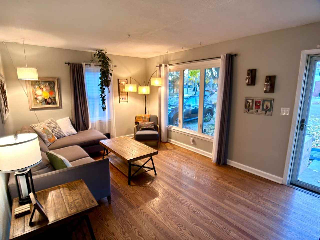 300 N 90th St - Photo 2 of 13