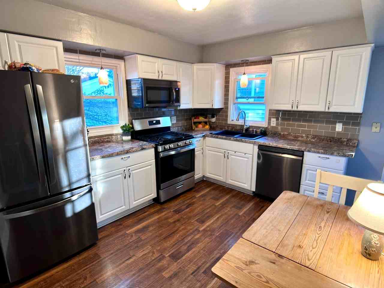 300 N 90th St - Photo 4 of 13