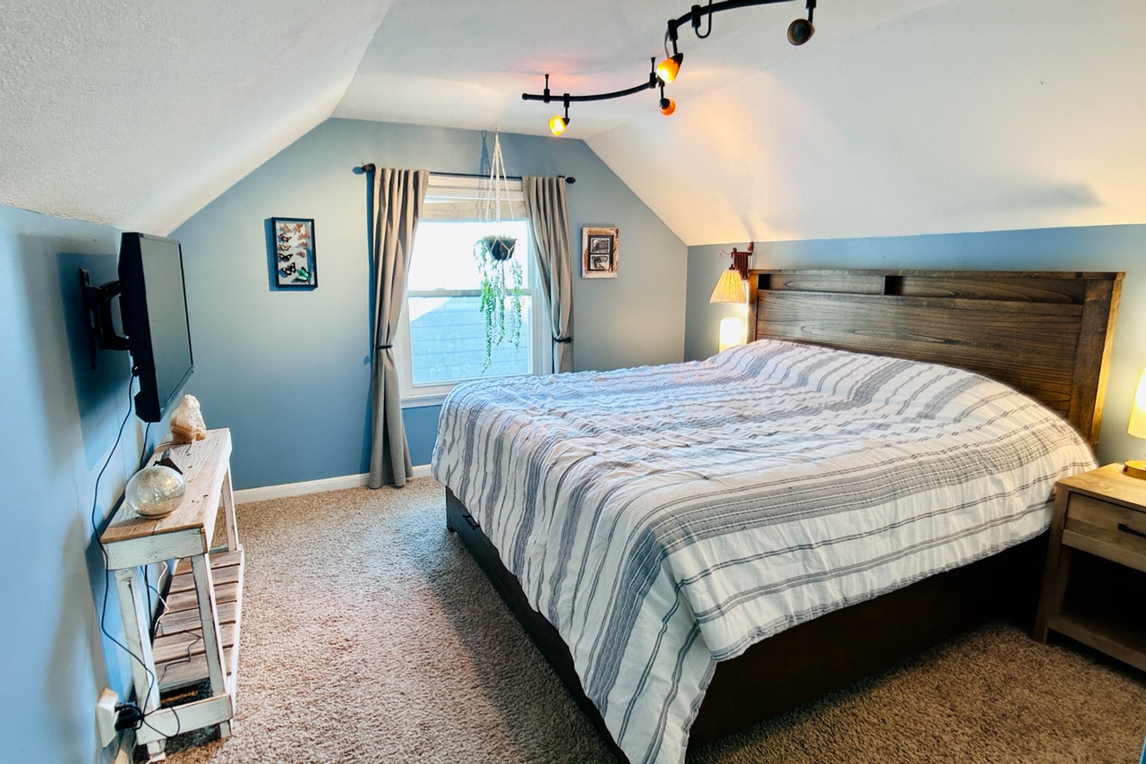 300 N 90th St - Photo 6 of 13