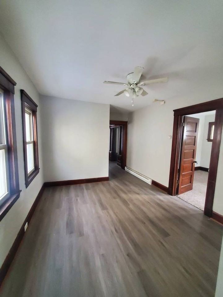 2062 W 87th St - Photo 2 of 31