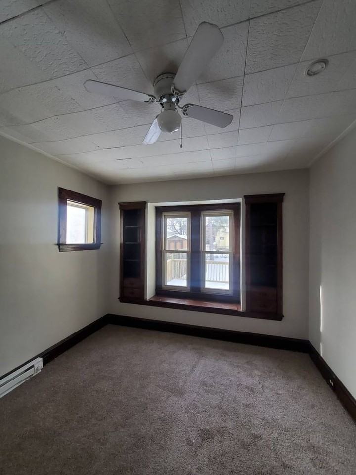 2062 W 87th St - Photo 5 of 31