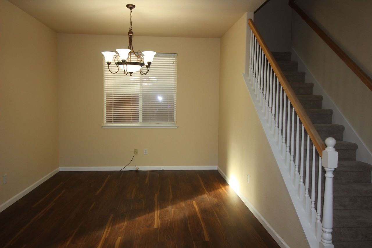 2514 Edgewater Dr - Photo 4 of 17