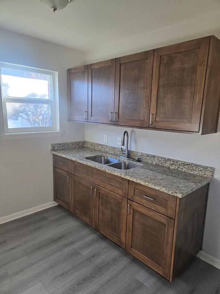 3712 S University Dr - Photo 3 of 5