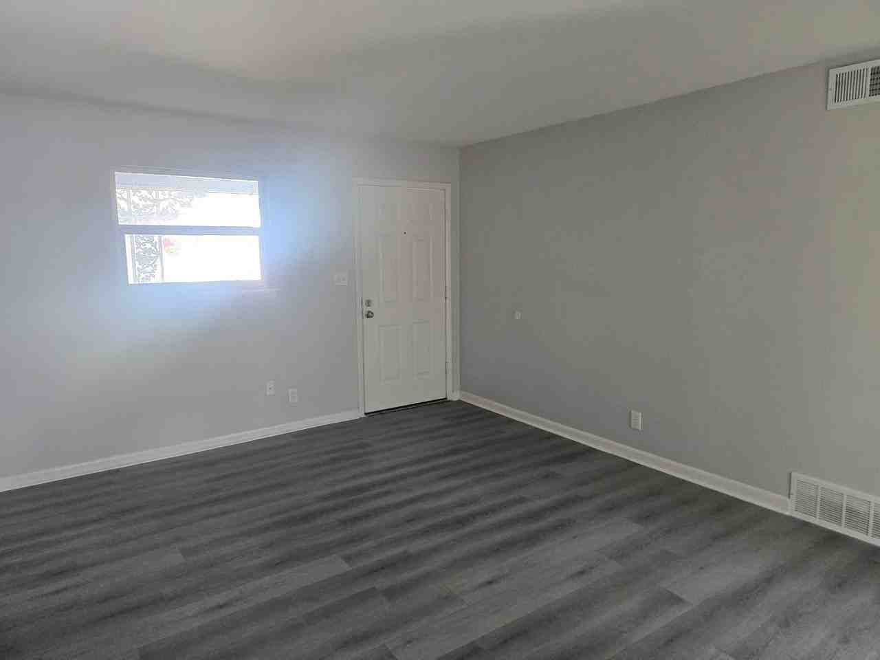 3712 S University Dr - Photo 4 of 5