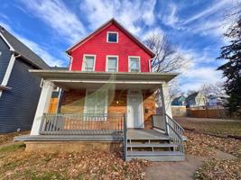 featured image of 3510 Roberts St