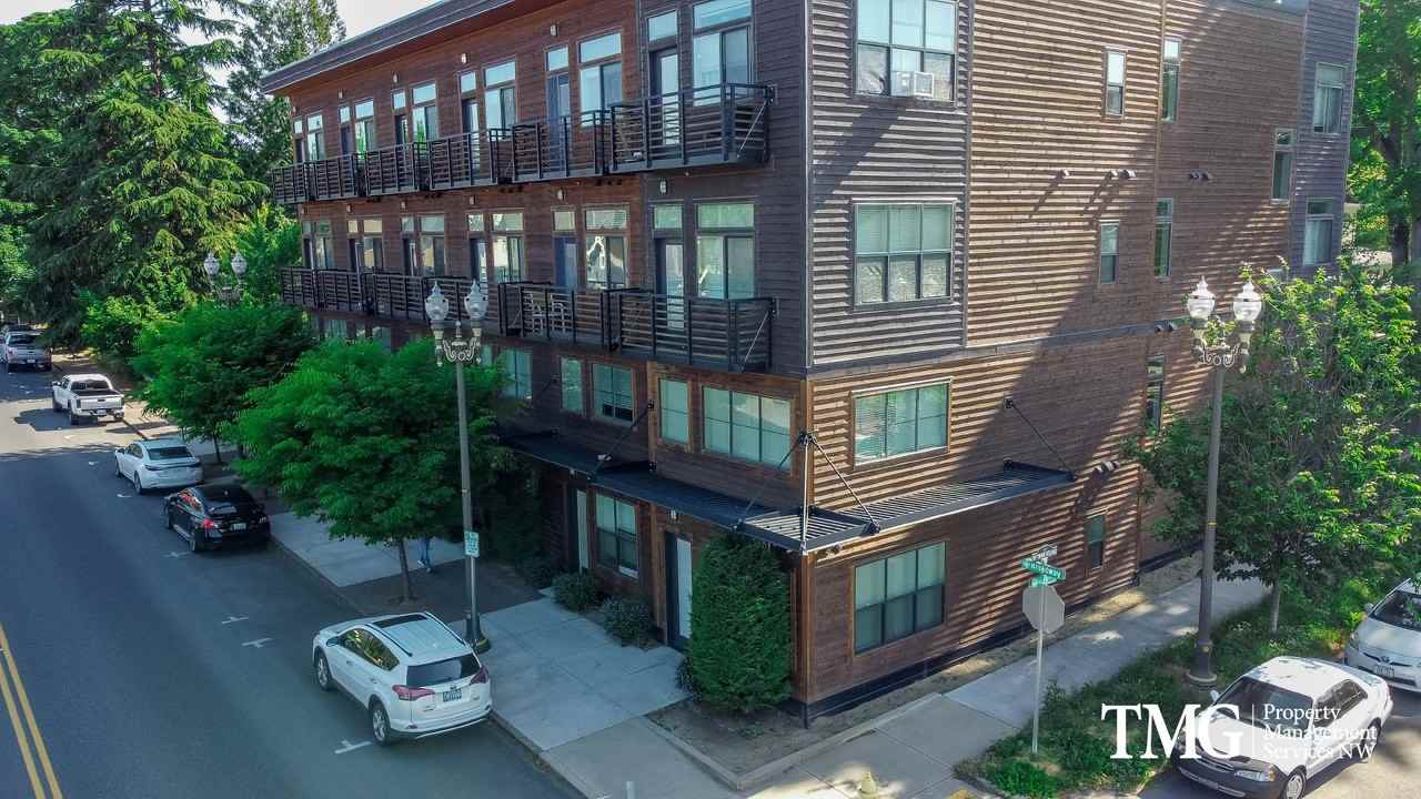 Broadway Apartments - Photo 3 of 12