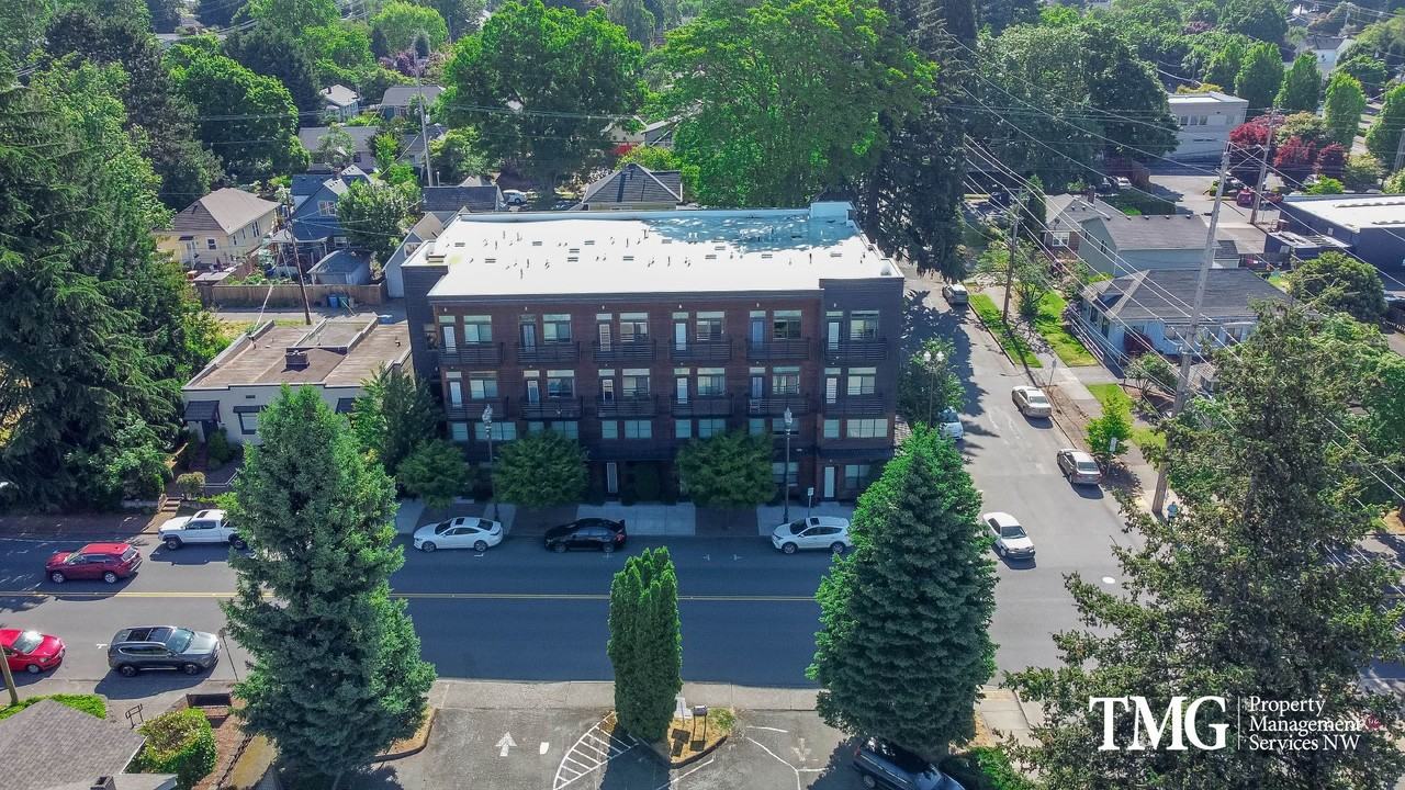 Broadway Apartments - Photo 5 of 12