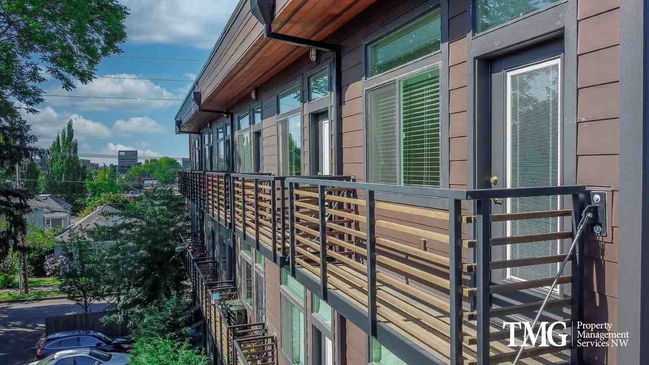 Broadway Apartments - Photo 6 of 12