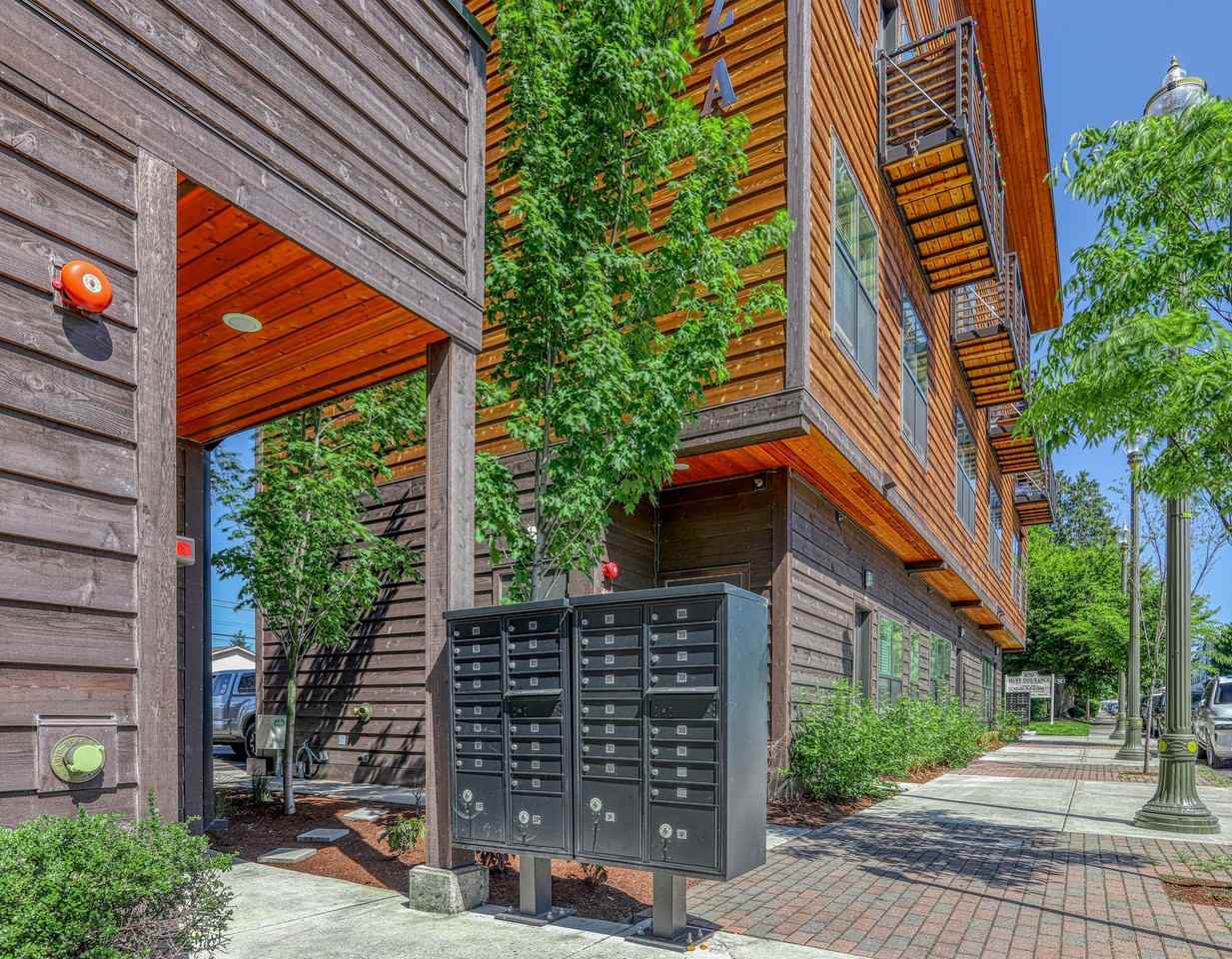 Hamilton & Eliza - Photo 7 of 8