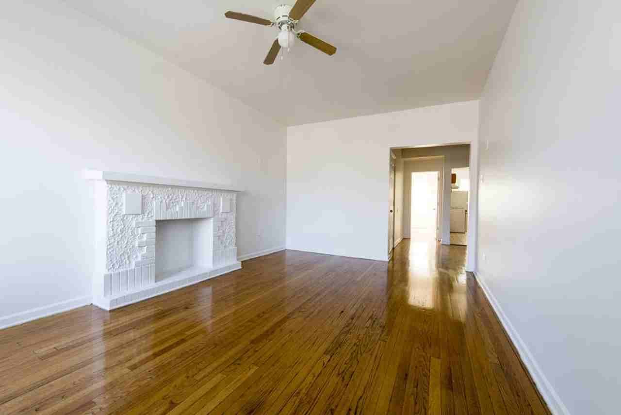 7440 S Phillips - Photo 7 of 32