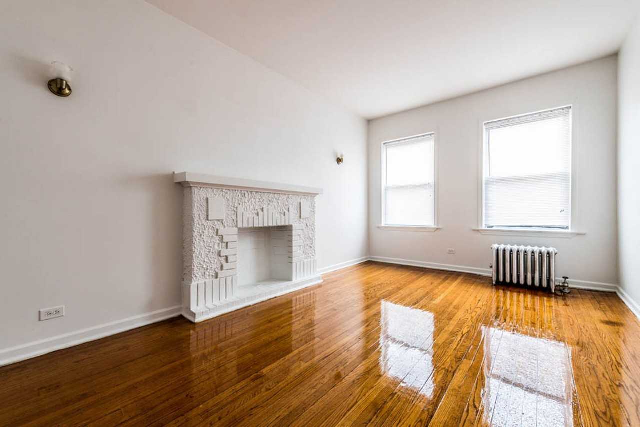 7440 S Phillips - Photo 4 of 32