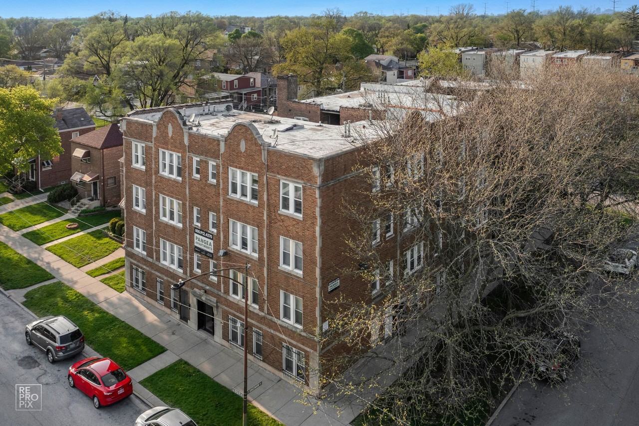 9244 S Saginaw 2626 E 93rd Chicago, IL 60617 - Photo 3 of 27