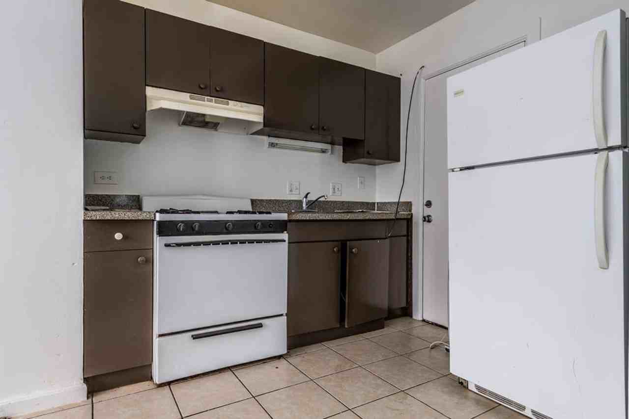 7131 S Yates - Photo 5 of 20