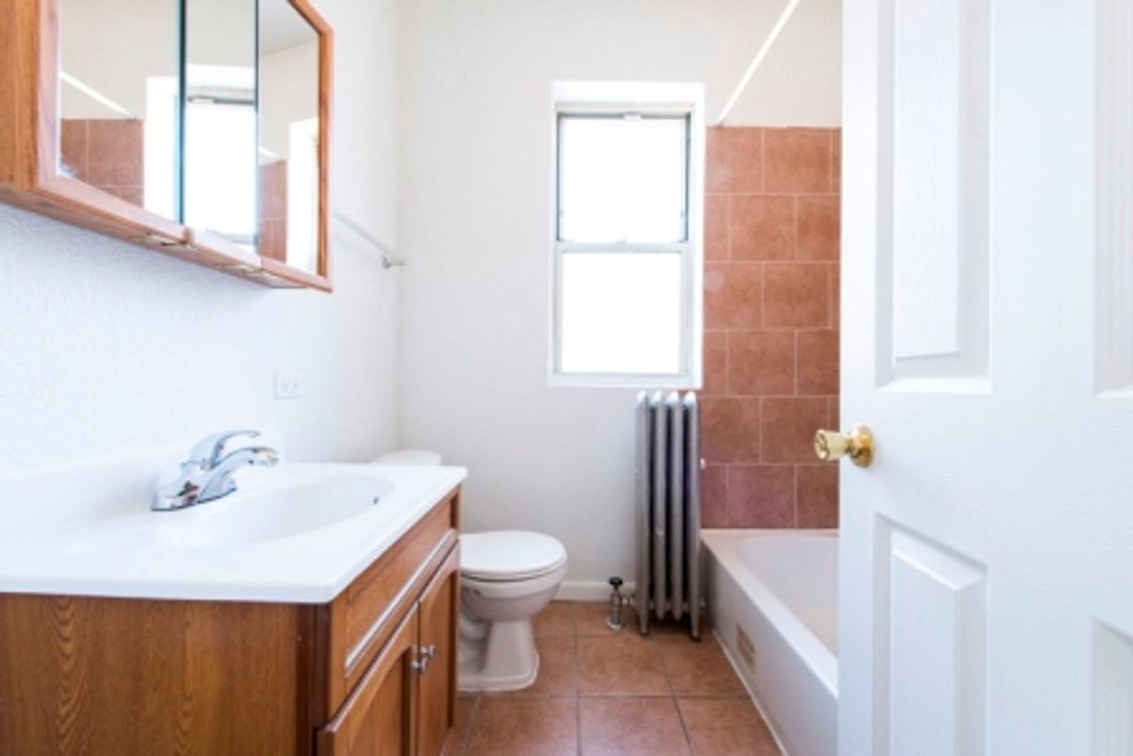 7400 S Yates Chicago, IL 60649 - Photo 3 of 28