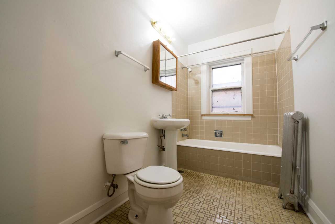 7549-59 S Yates Blvd 2406-10 E 76th Chicago, IL 60649 - Photo 2 of 31