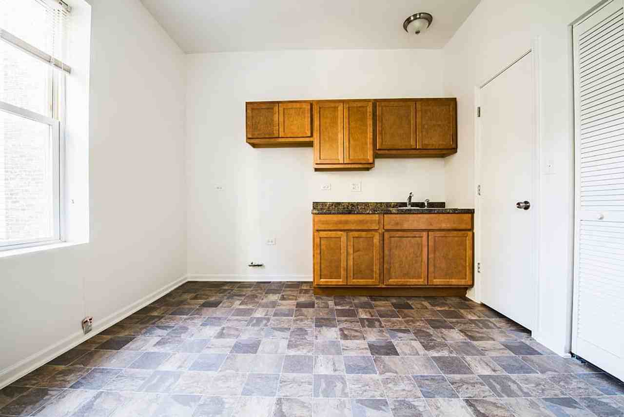 3560 W Cermak - Photo 3 of 25