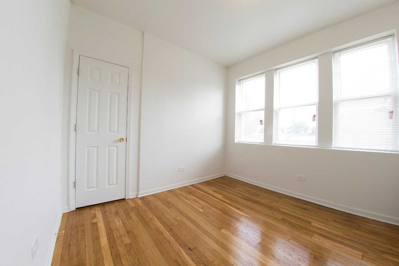 1860 S Komensky Ave Chicago, IL 60623 - Photo 5 of 25