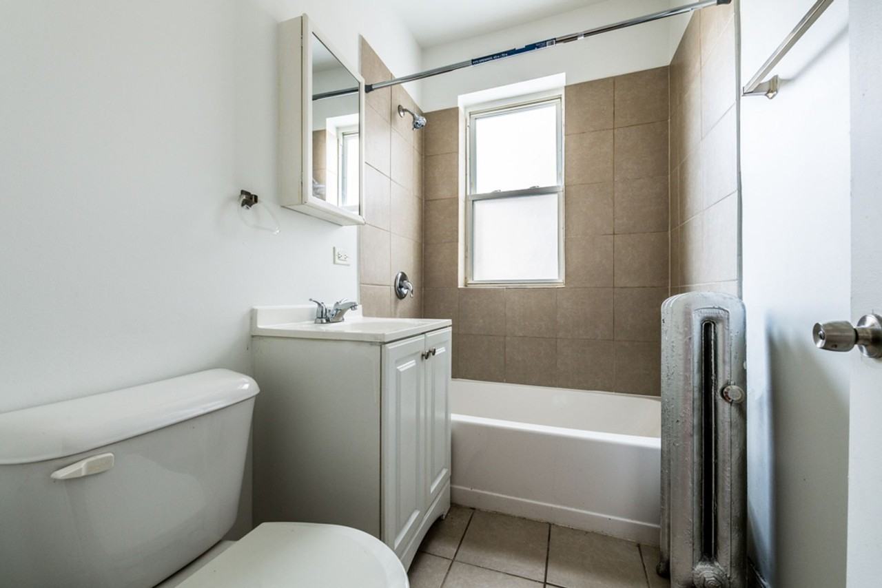 7825 S Emerald Ave Chicago, IL 60620 - Photo 2 of 17