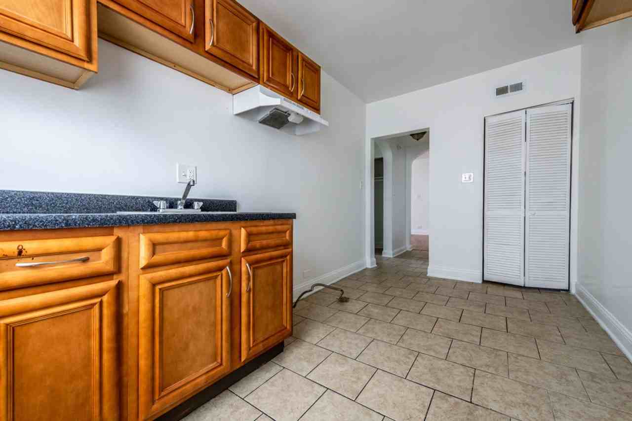 6104 S Campbell - Photo 5 of 24