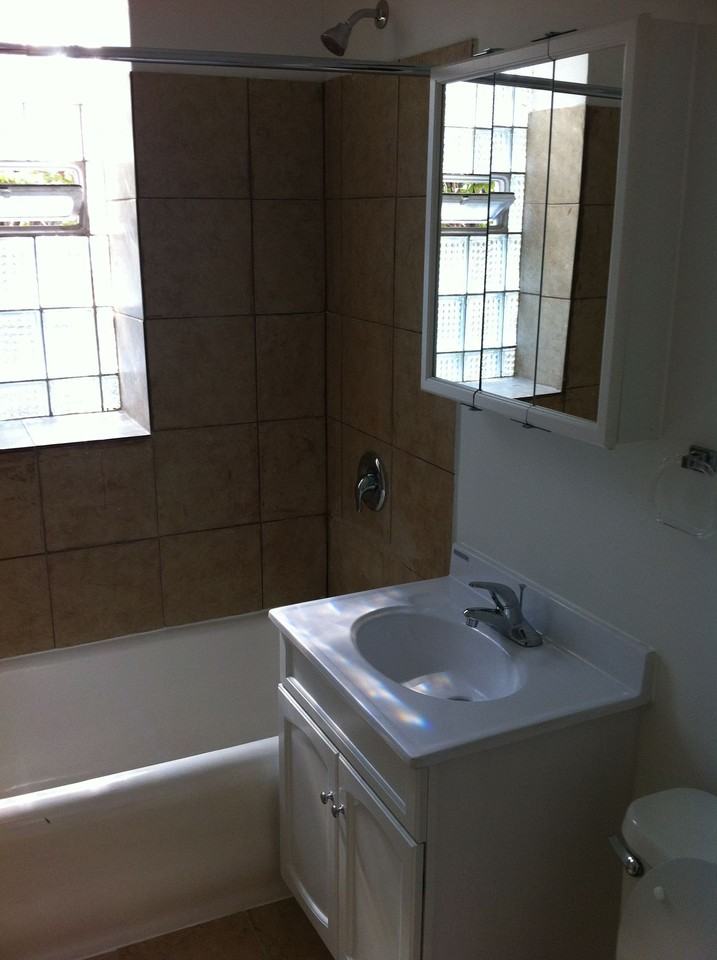 6700 S Indiana Chicago, IL 60637 - Photo 2 of 37