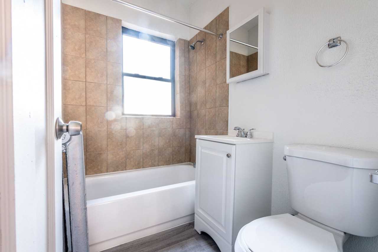 8456 S Wabash Ave 20 - Photo 3 of 26