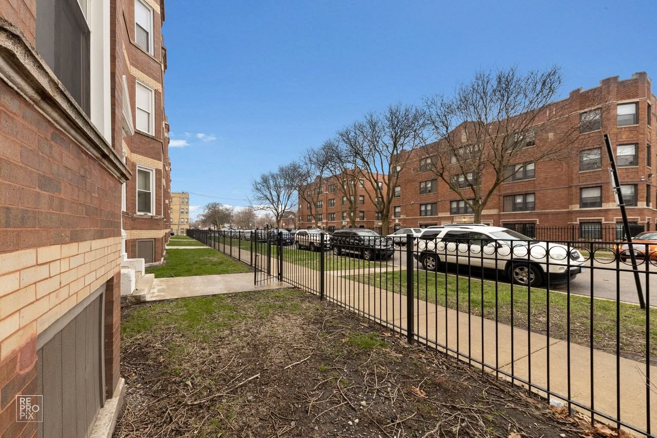 7643 S Stewart Ave Chicago, IL 60620 - Photo 5 of 32