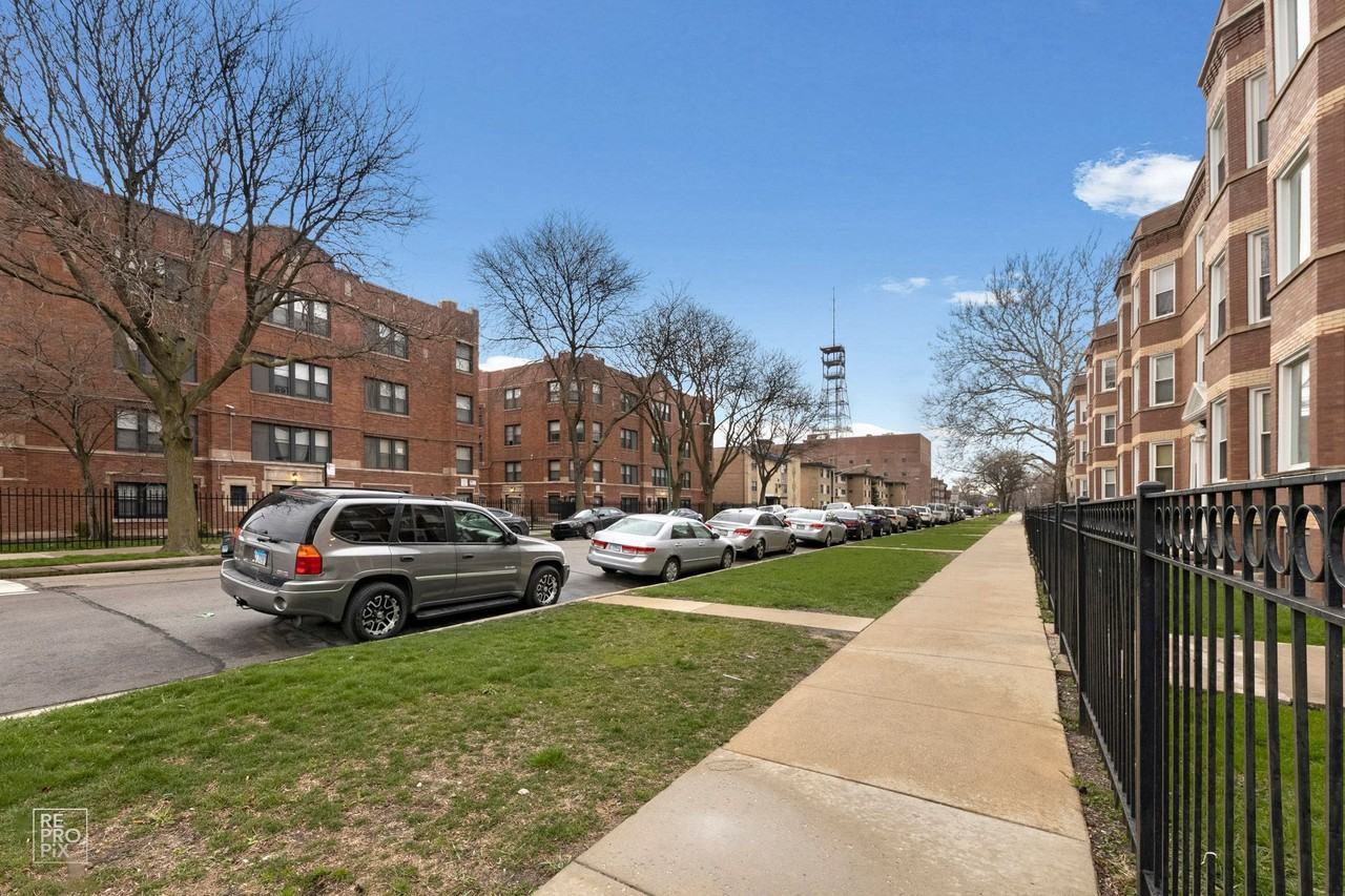 7643 S Stewart Ave Chicago, IL 60620 - Photo 6 of 32