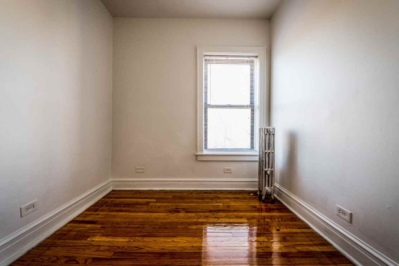 6400 S Rockwell St Chicago, IL 60629 - Photo 5 of 20