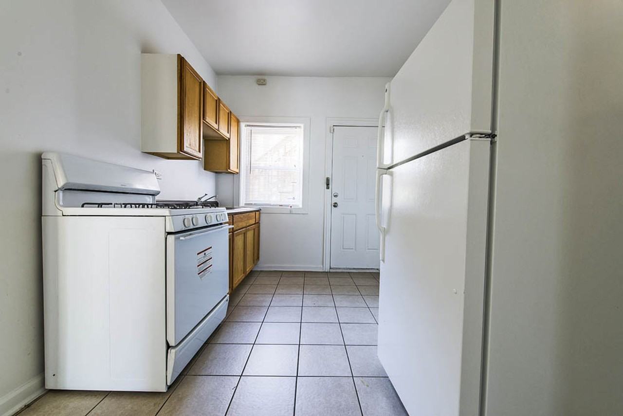 148 N La Crosse - Photo 4 of 18