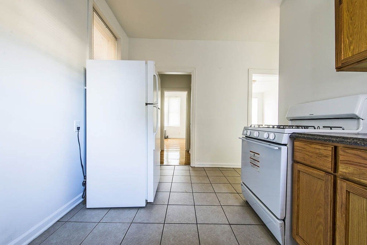148 N La Crosse - Photo 5 of 18