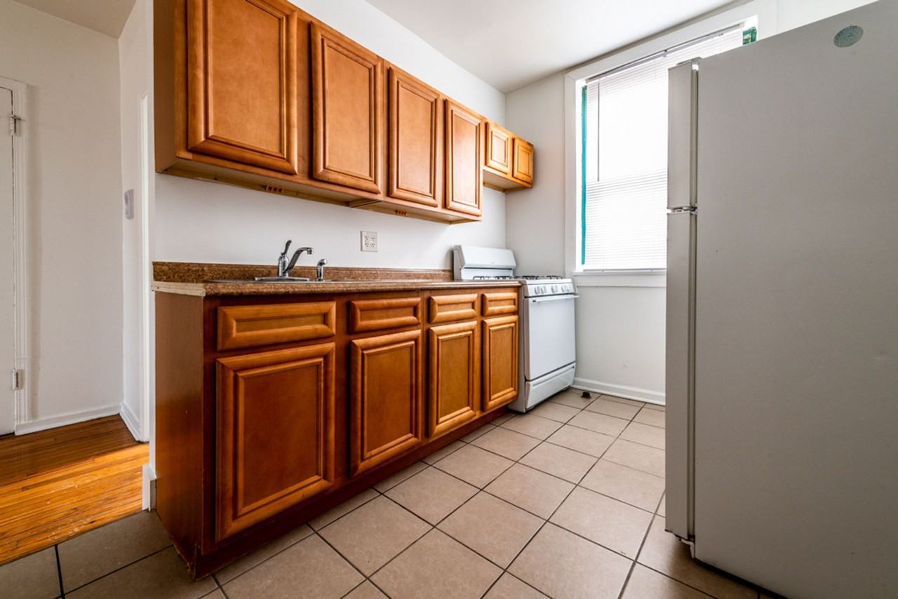 2900 E 91st - Photo 5 of 16