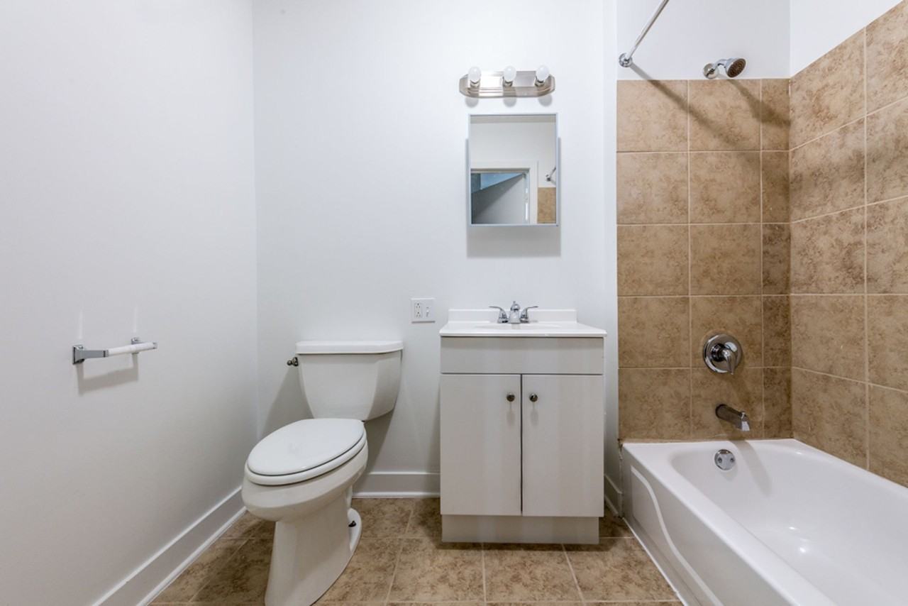 9001 S Commercial Ave Chicago, IL 60617 - Photo 2 of 23