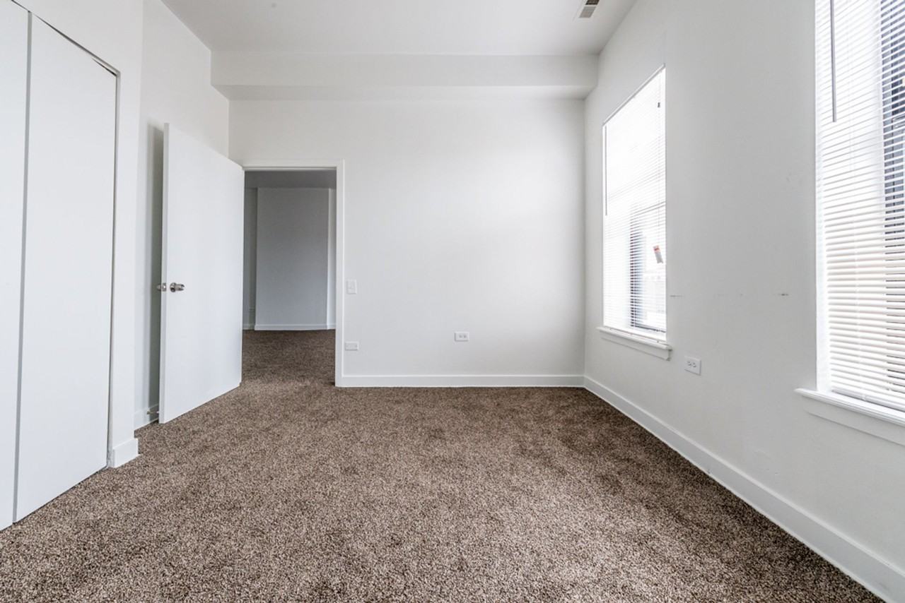 9001 S Commercial Ave Chicago, IL 60617 - Photo 4 of 23