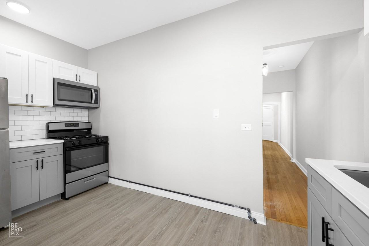 2826 E 76th - Photo 6 of 15
