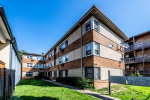 featured image of 2826 E 76th Pl