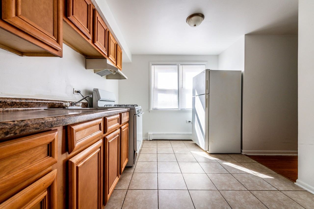 2826 E 76th - Photo 3 of 15