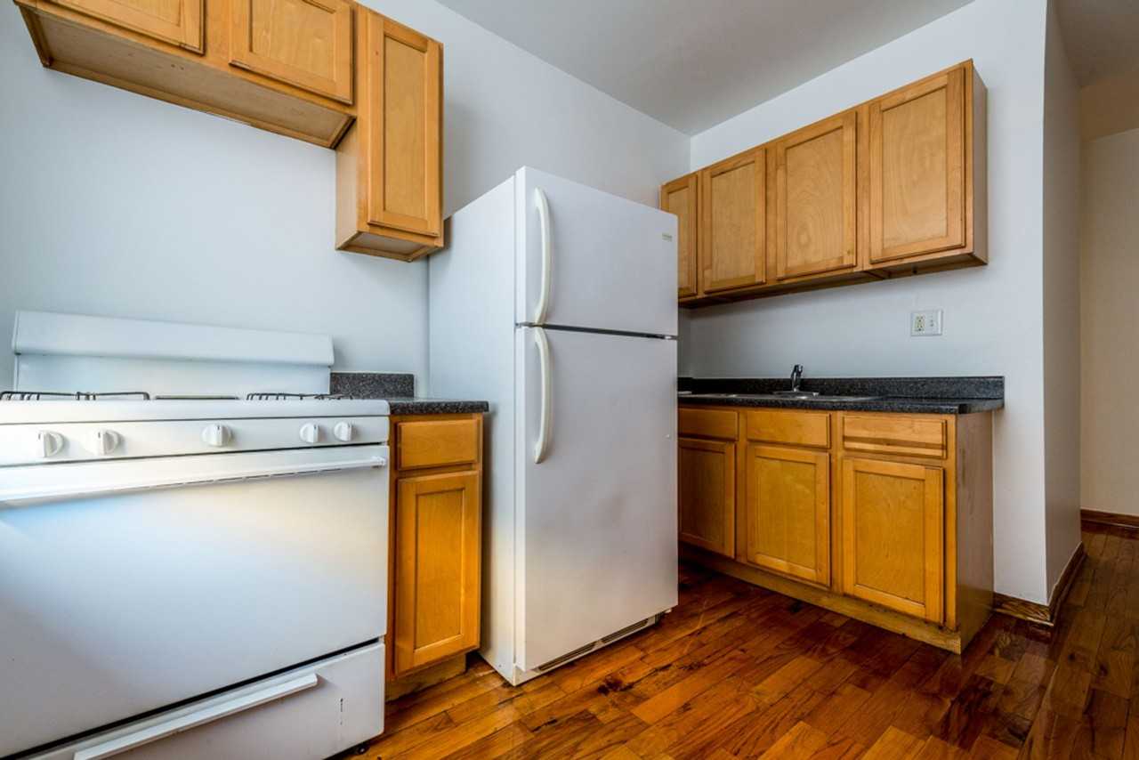 7612 S Kingston - Photo 2 of 21