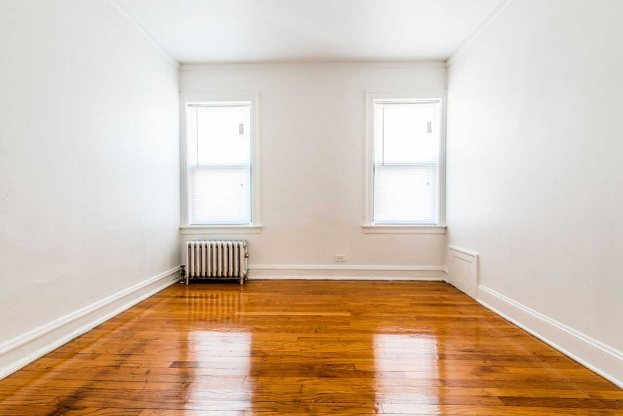 7700 S Kingston Ave Chicago, IL 60649 - Photo 4 of 18