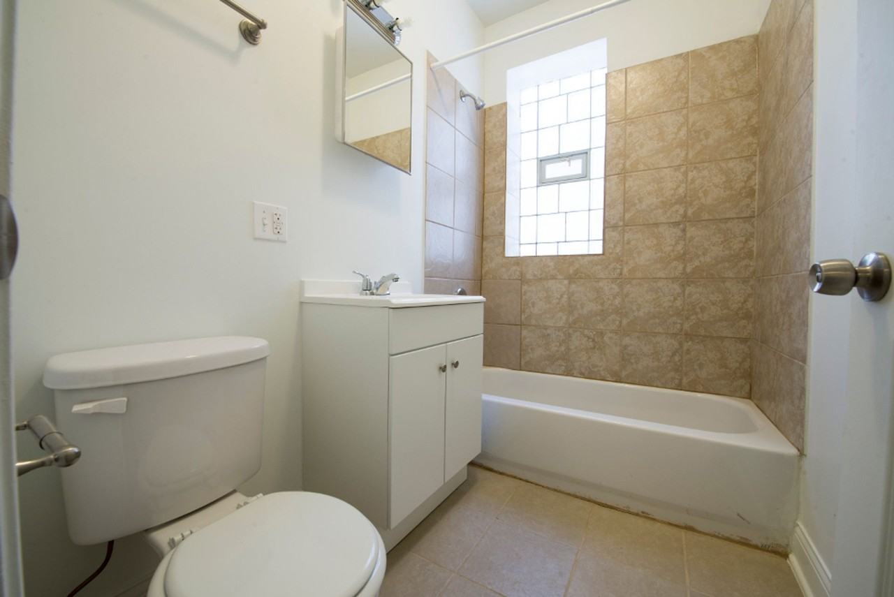 3501 W Adams St Chicago, IL 60624 - Photo 2 of 19