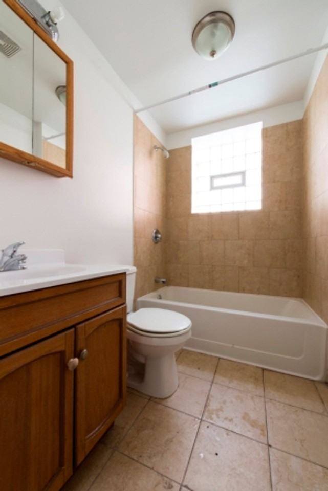 7241-49 S Phillips Ave Chicago, IL 60649 - Photo 3 of 13