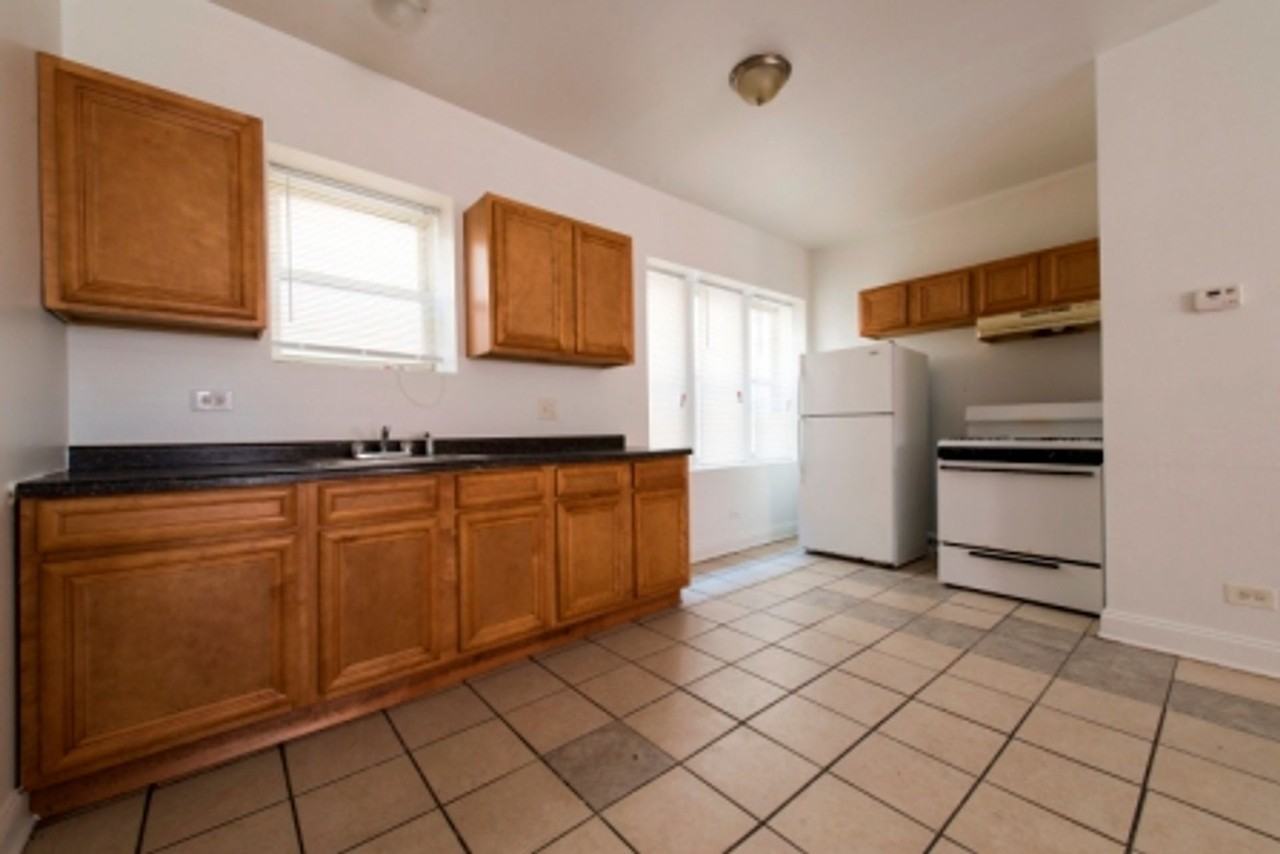 7241 S Phillips - Photo 2 of 12