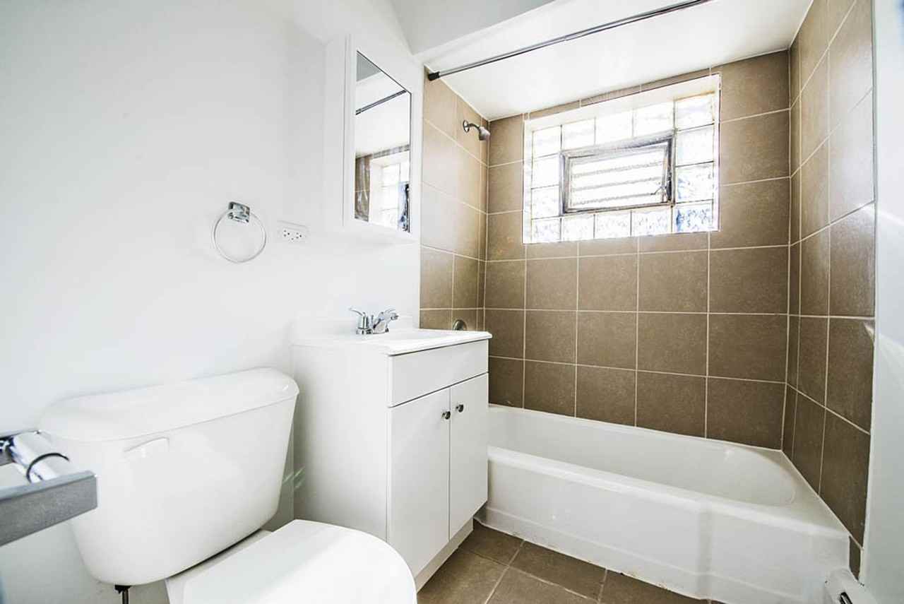 7925 S Phillips Chicago, IL 60617 - Photo 2 of 19