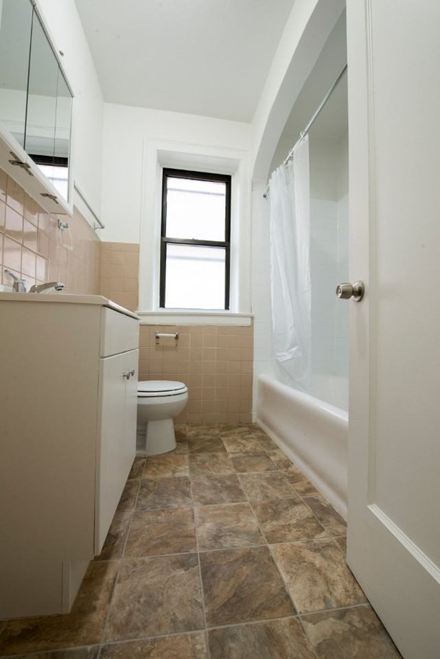 7701 S Yates Blvd Chicago, IL 60649 - Photo 3 of 23