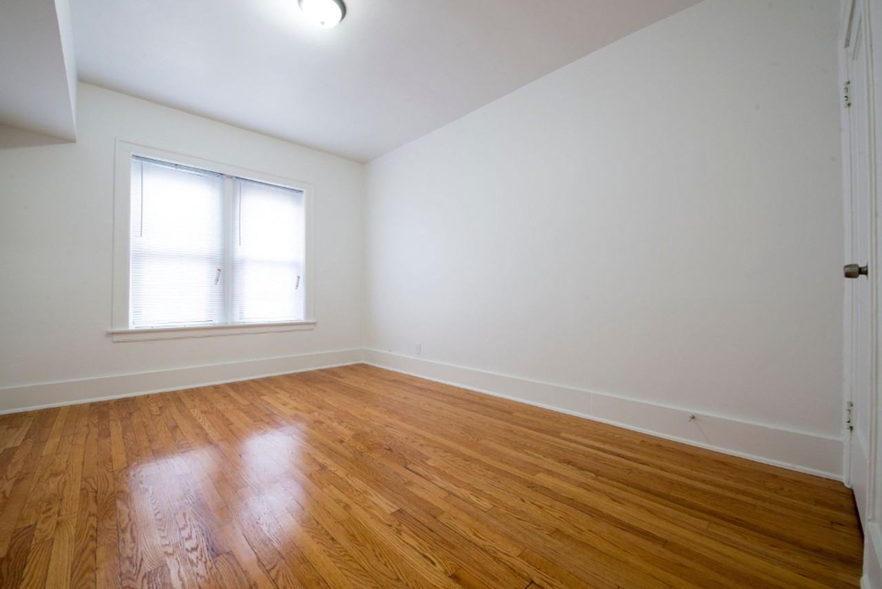 7701 S Yates Blvd Chicago, IL 60649 - Photo 4 of 23