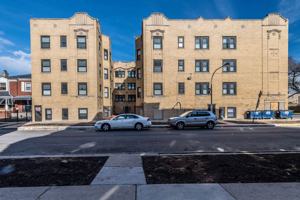 featured image of 418 S Laramie Ave
