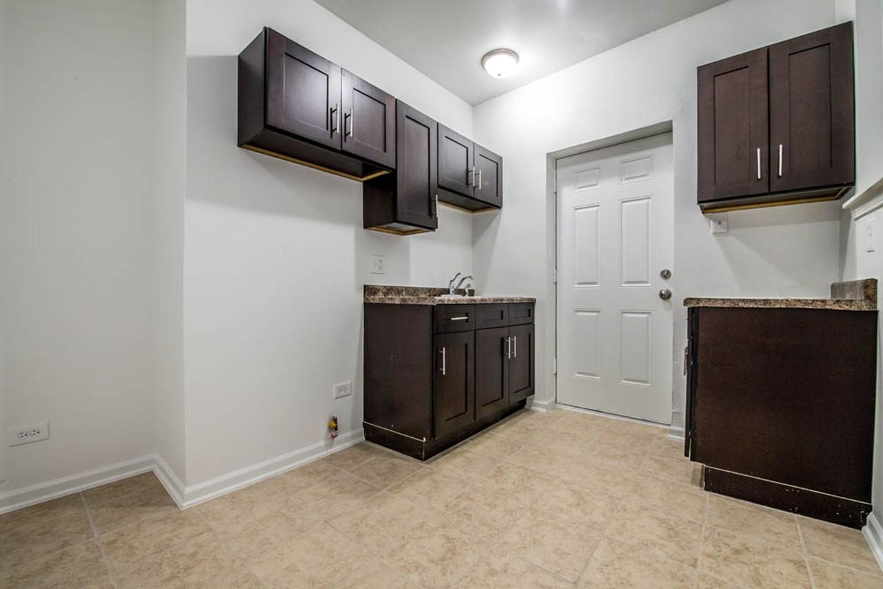 418 S Laramie - Photo 5 of 20