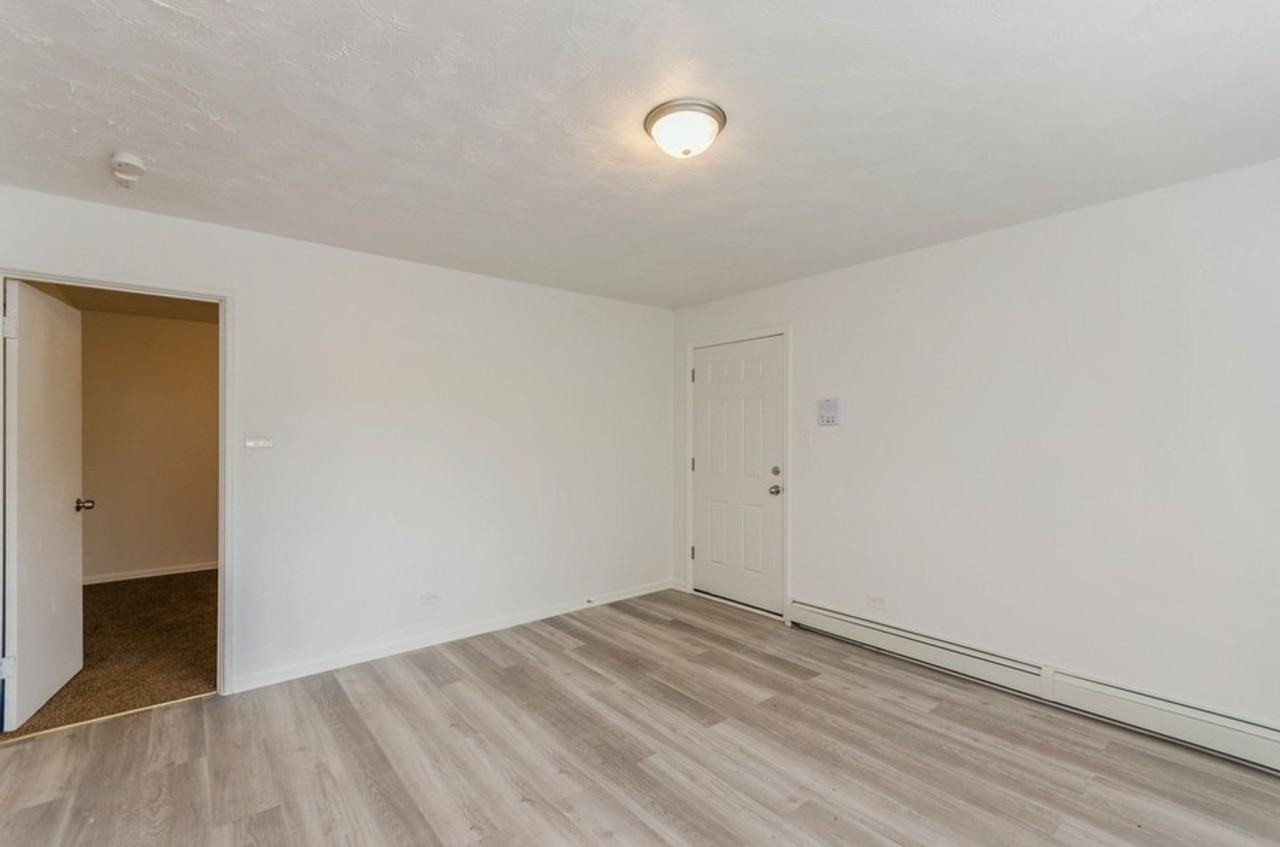 7948 S Greenwood 7946 - Photo 5 of 11